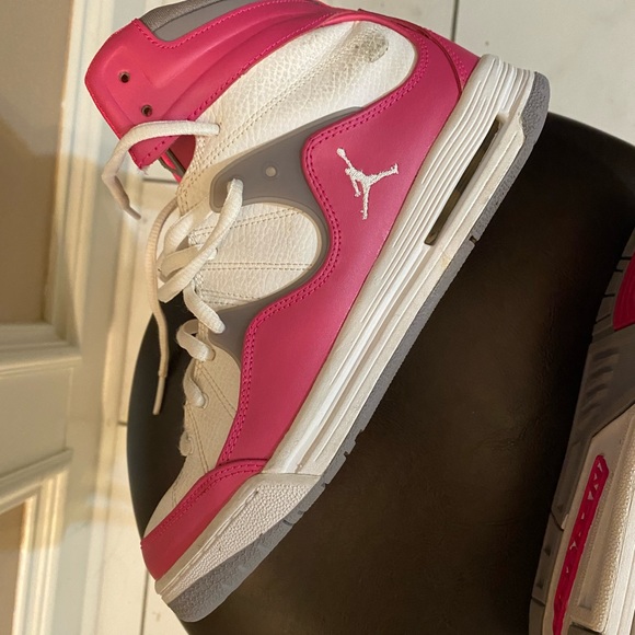 Sneakers - Picture 4 of 9